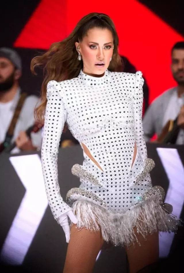 Derya Uluğ bikinili pozlarını peş peşe paylaştı. Fit vücuduyla dikkatleri üzerine çekti - Resim: 14